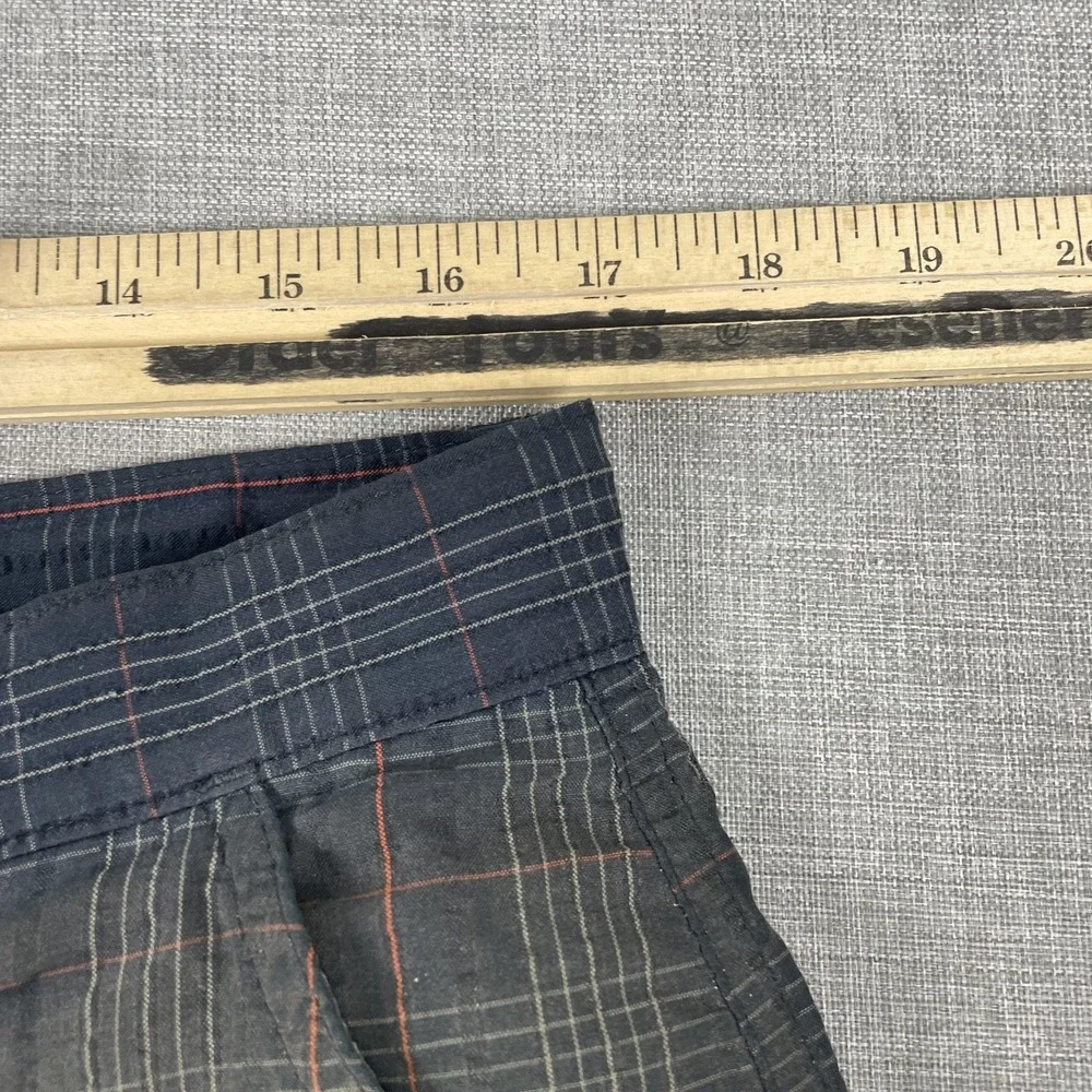 Patagonia Shorts Mens 34 Gray Plaid Microfiber Polyester Bermuda 10 Inseam